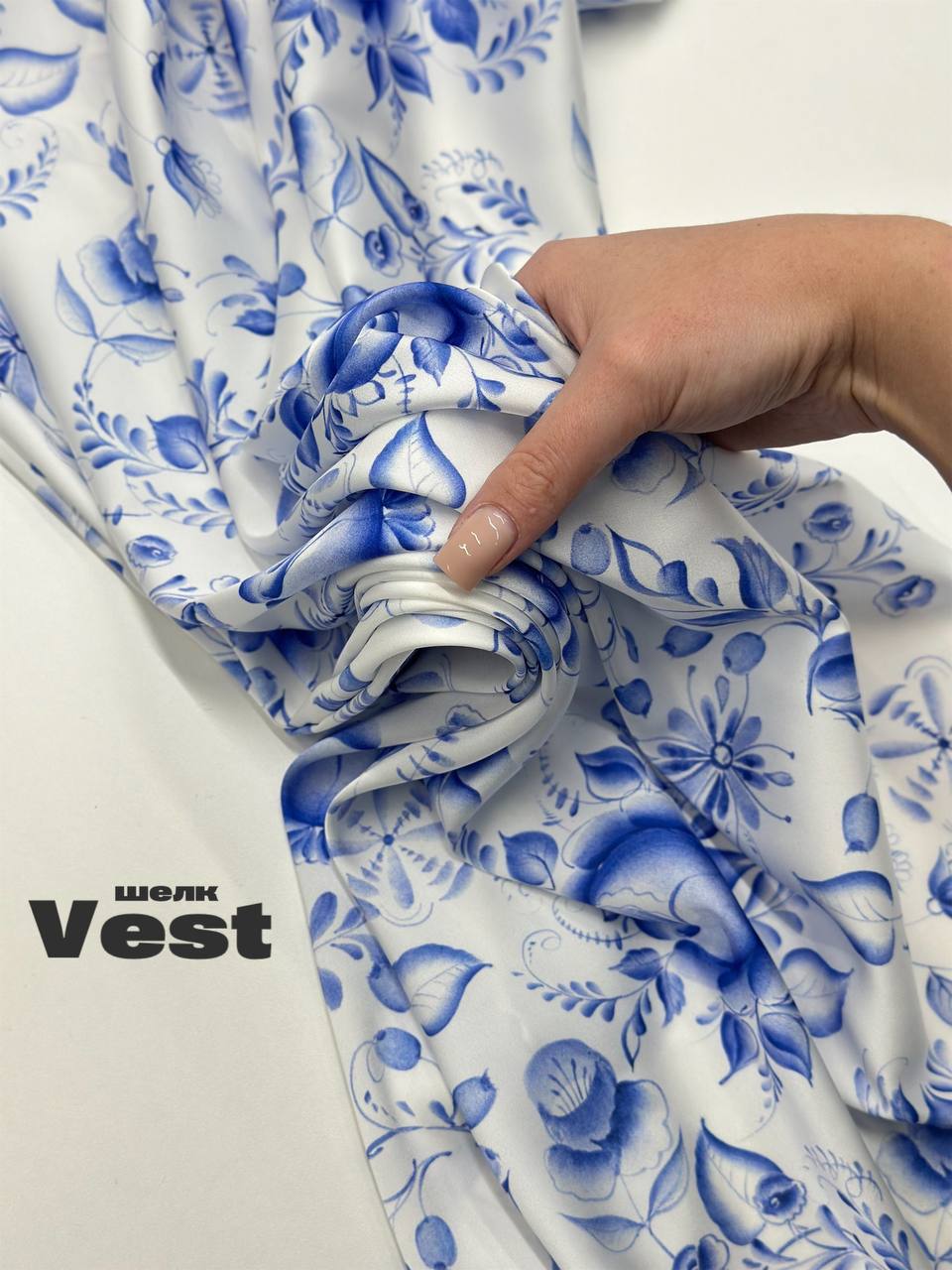 на белом f0989ba8-c9f1-4b08-94d6-4b2f93c81156