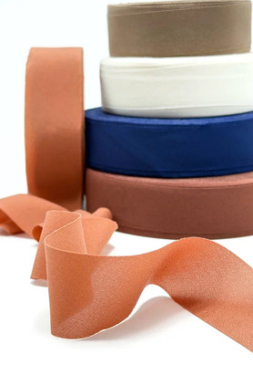 Косая бейка 27мм креп-шелк Италия Пуг-ца MA42 18L