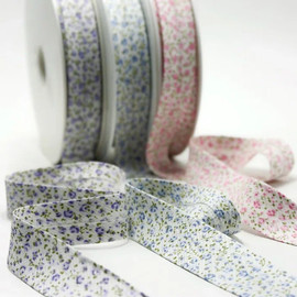 Голубые цветы на белом 1