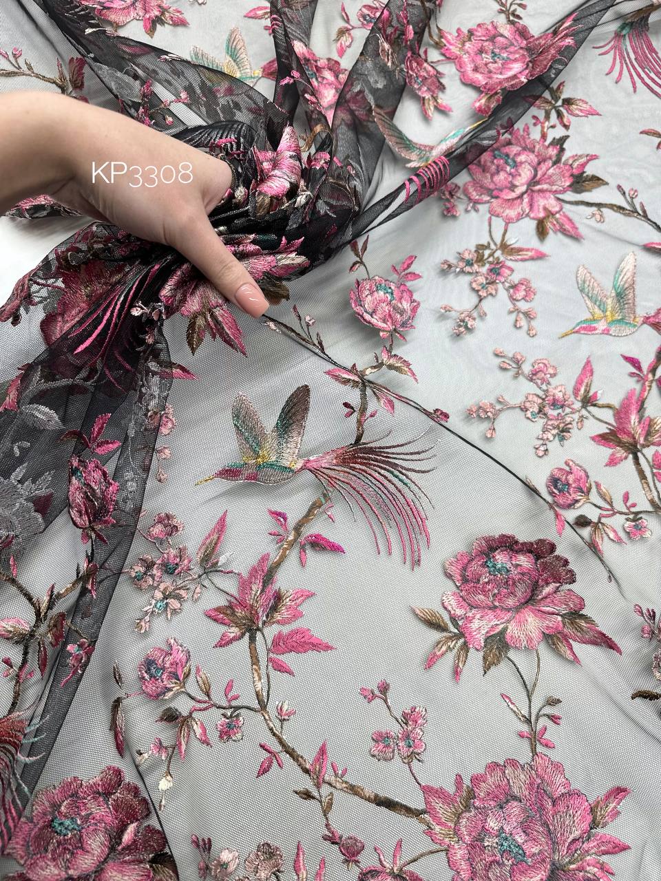 на чёрном photo_2026-01-20_17-21-02