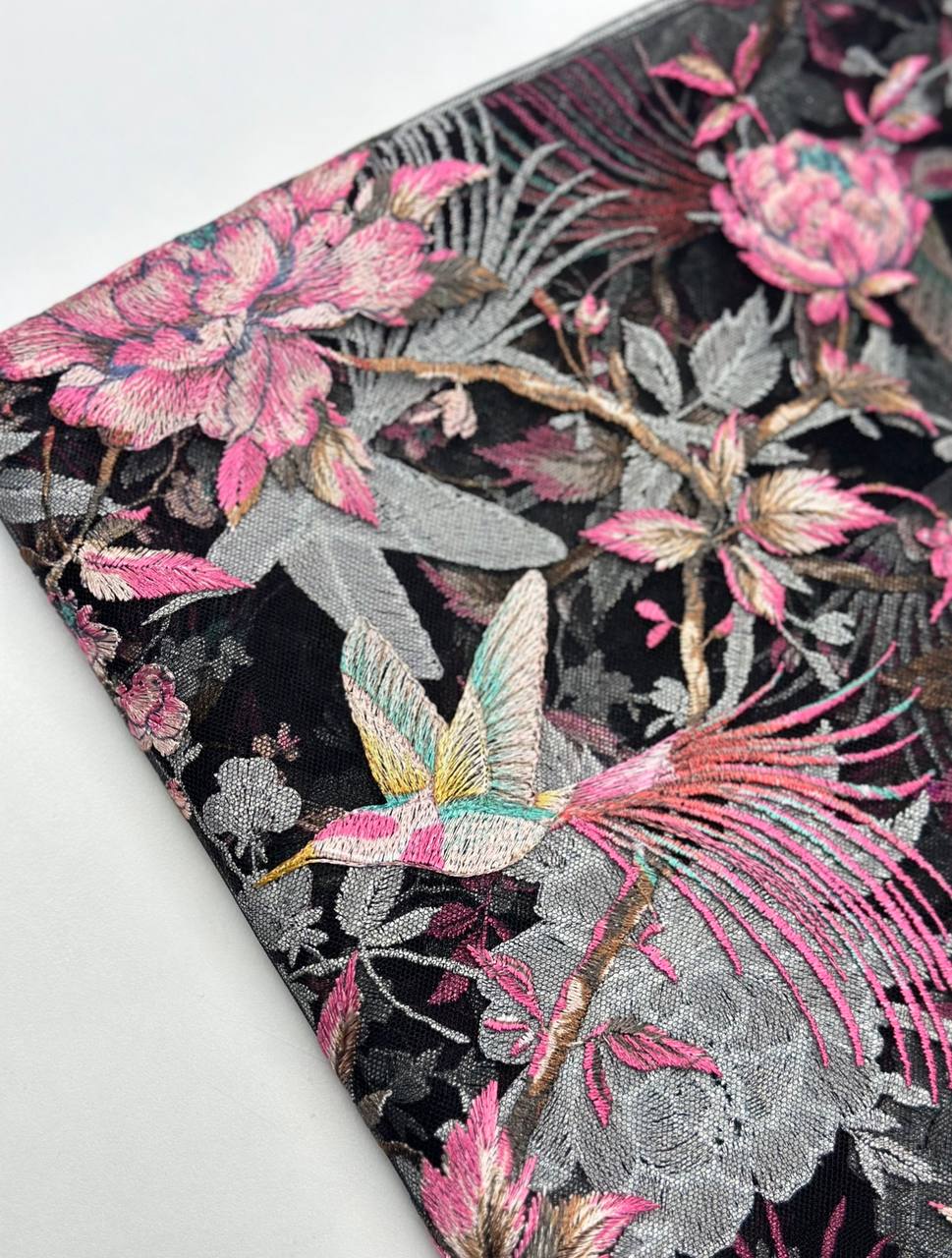 на чёрном photo_2026-01-20_17-34-15