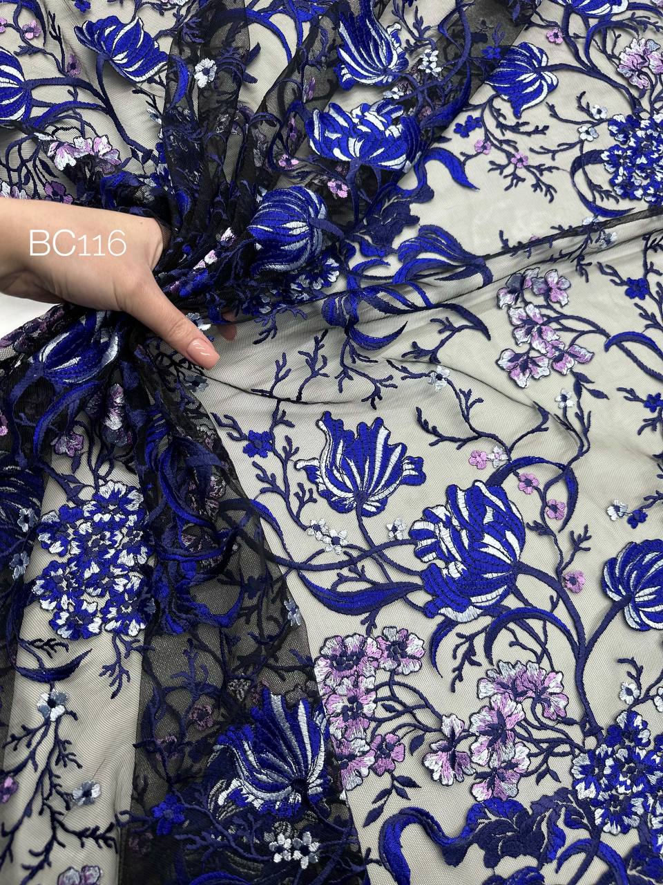 на чёрном photo_2026-01-20_17-53-28