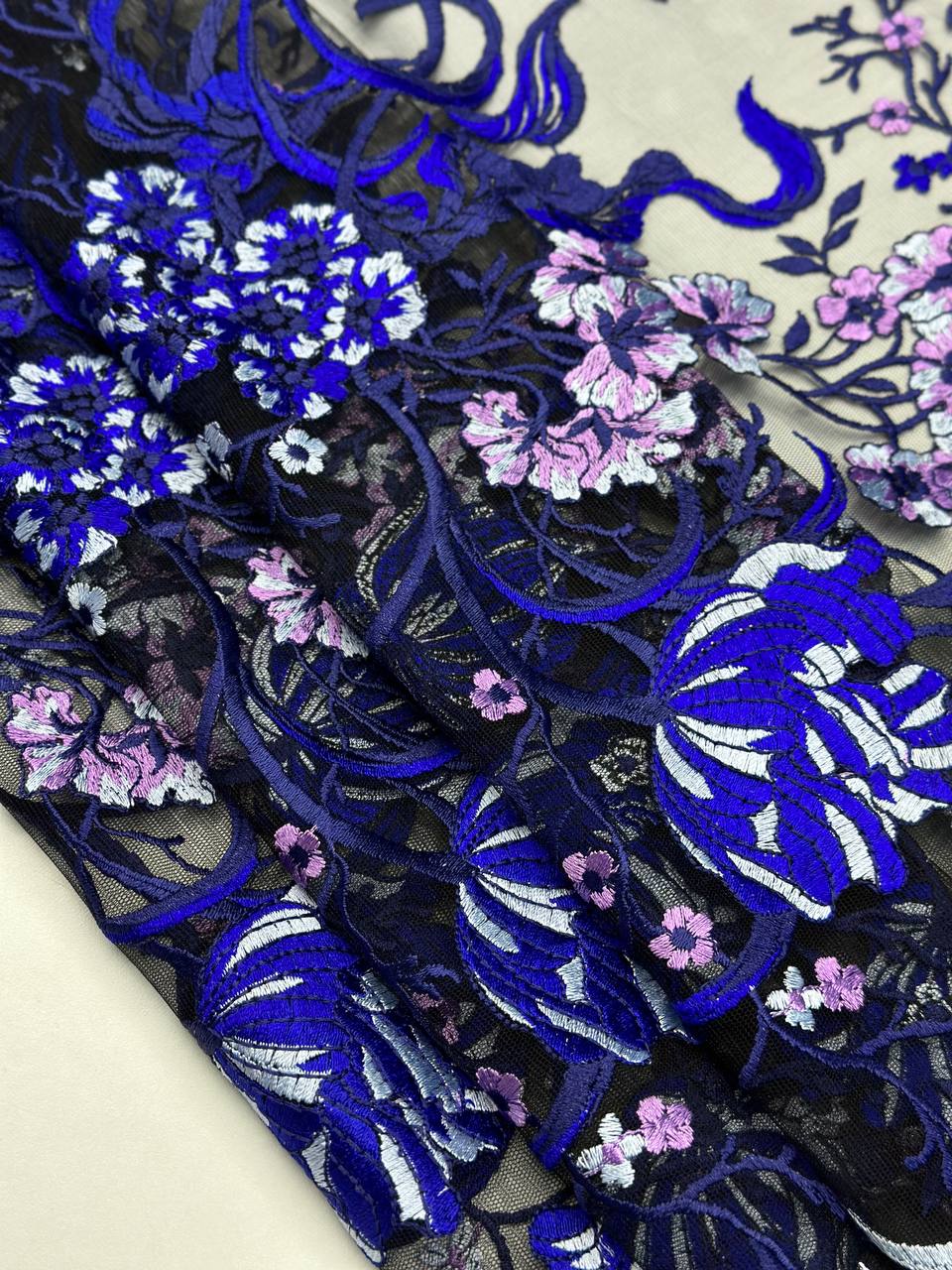 на чёрном photo_2026-01-20_17-53-31