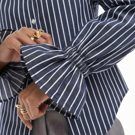 серосиний джинс и белые photo_2026-02-10_16-22-01