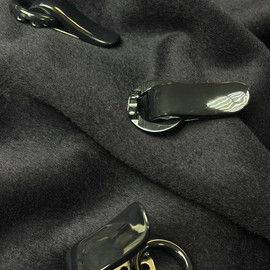 Крючок пластик шубный #8 1