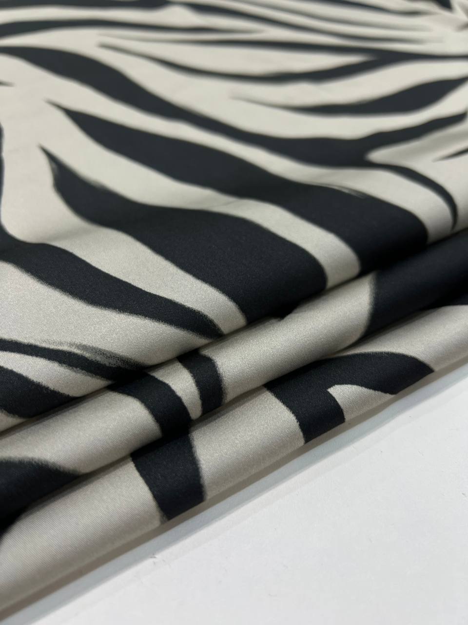 Абстрактные волны photo_2026-02-12_11-54-40