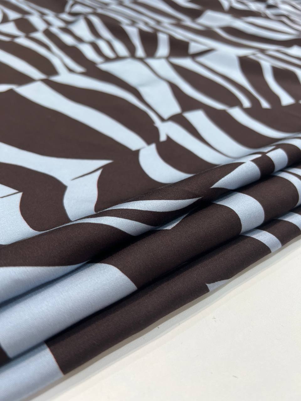 Абстракция photo_2026-02-12_11-51-19