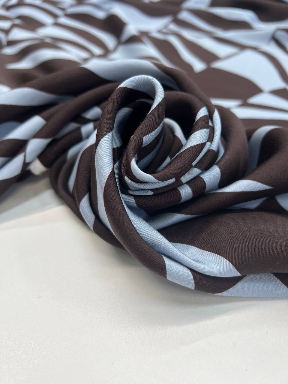 Абстракция photo_2026-02-12_11-51-20