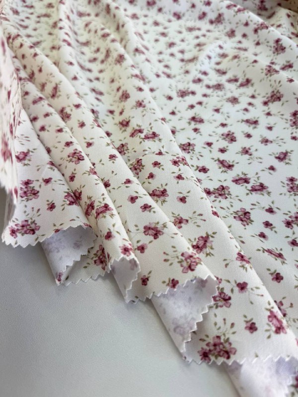 Пудровые цветы 48068781-9fe7-471a-926d-36ba3c451ce8