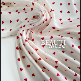 на кремовом photo_2026-03-27_15-42-35