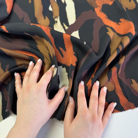 крупные абстрактные мазки photo_2026-04-03_18-44-00