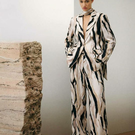 кремово-чёрная photo_2026-04-06_12-39-35