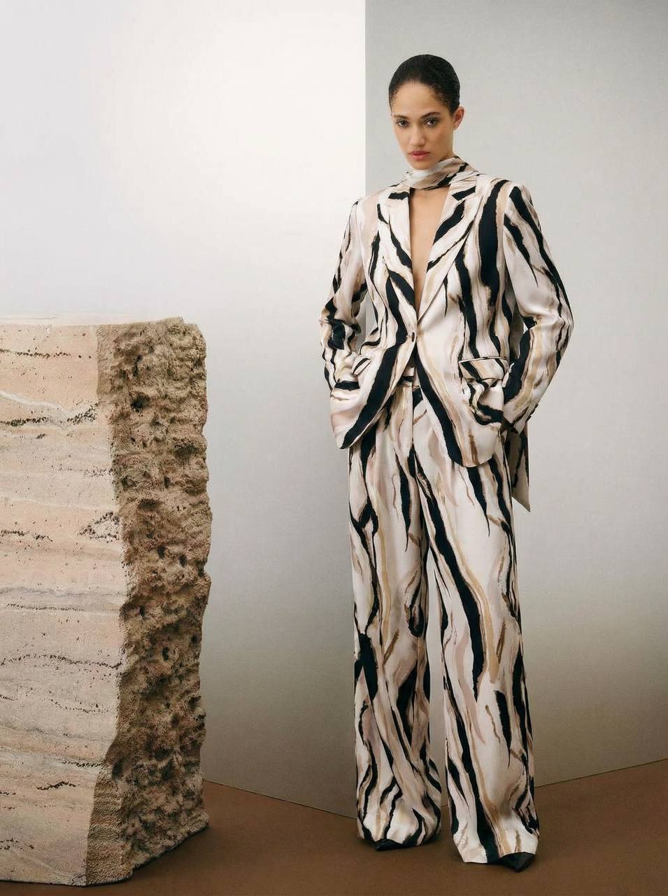 кремово-чёрная photo_2026-04-06_12-39-35