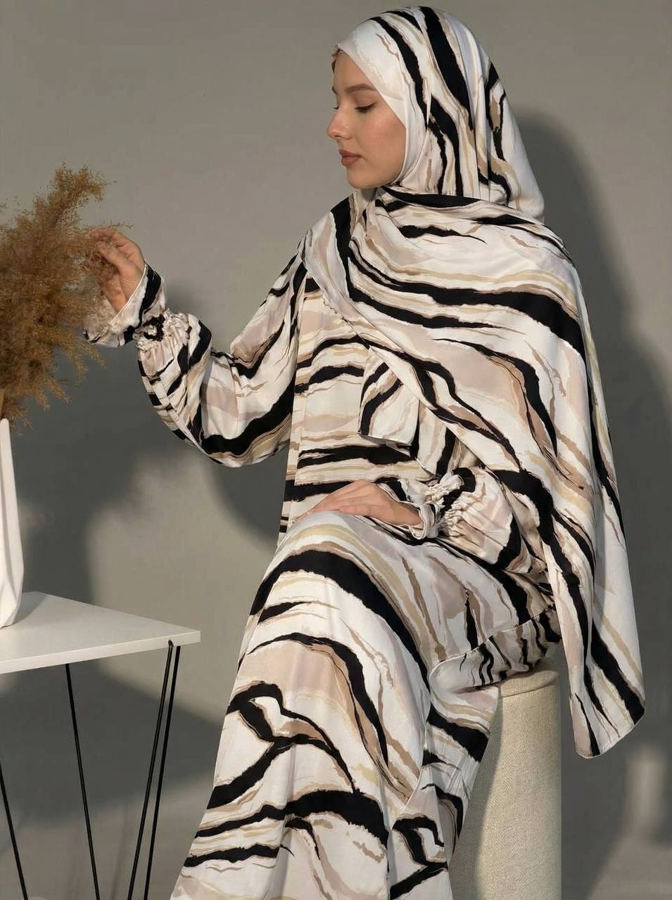 кремово-чёрная photo_2026-04-06_12-39-36