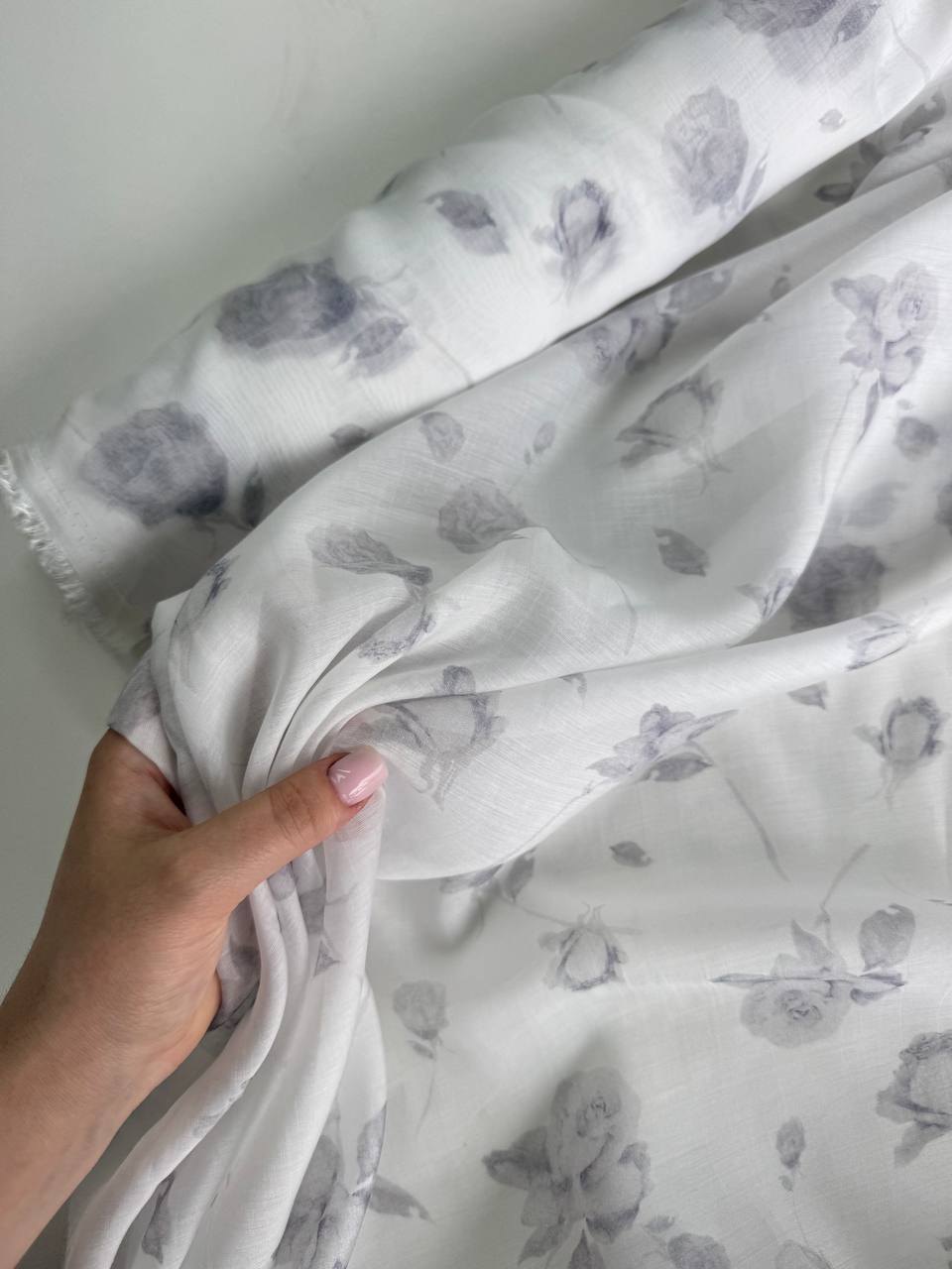 серые бутоны photo_2026-04-29_17-11-03