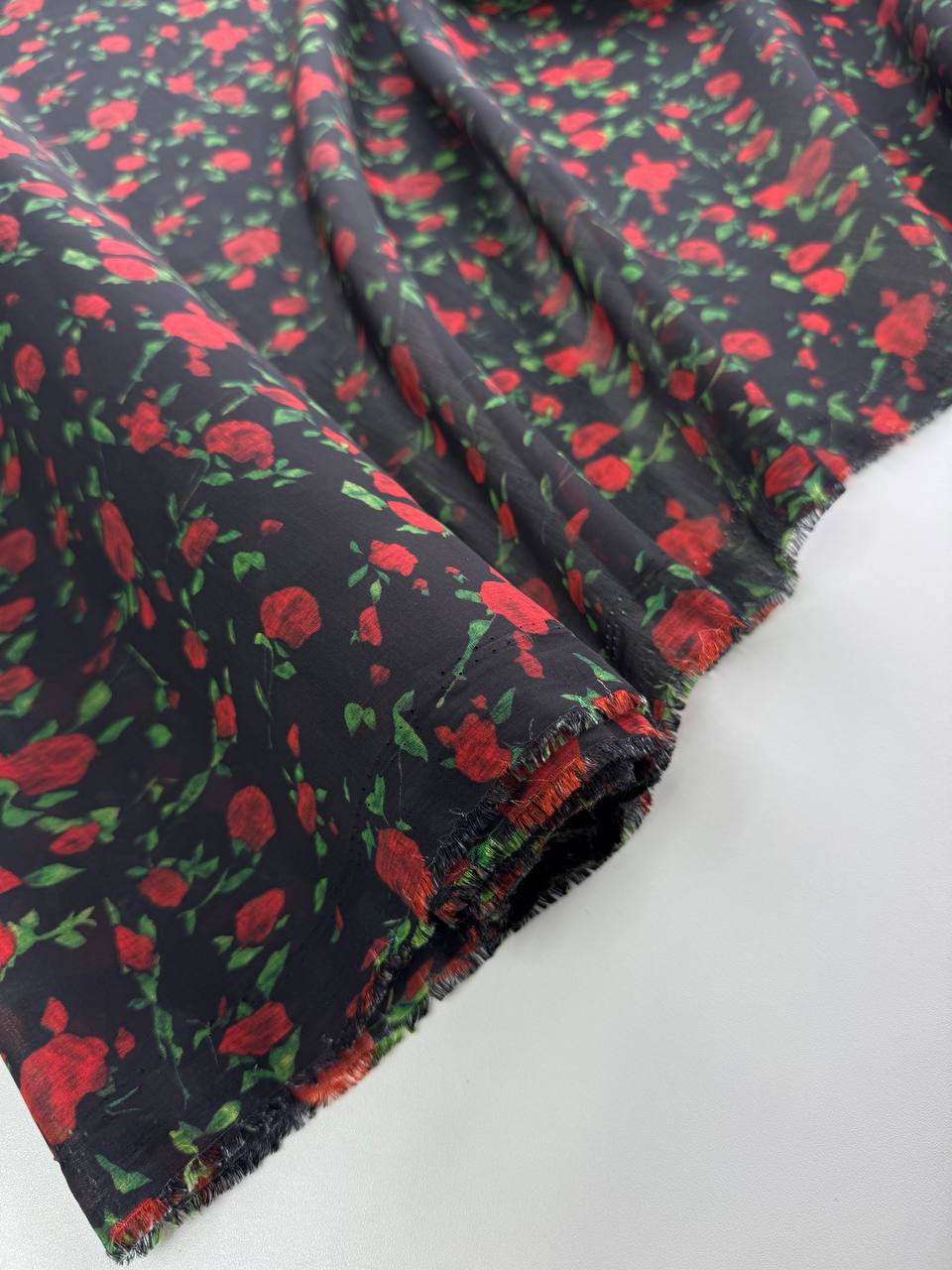 красные розочки photo_2026-05-11_13-53-01
