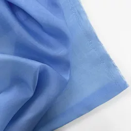Яркко голубой
