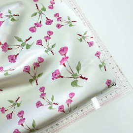 Розовые на айвори