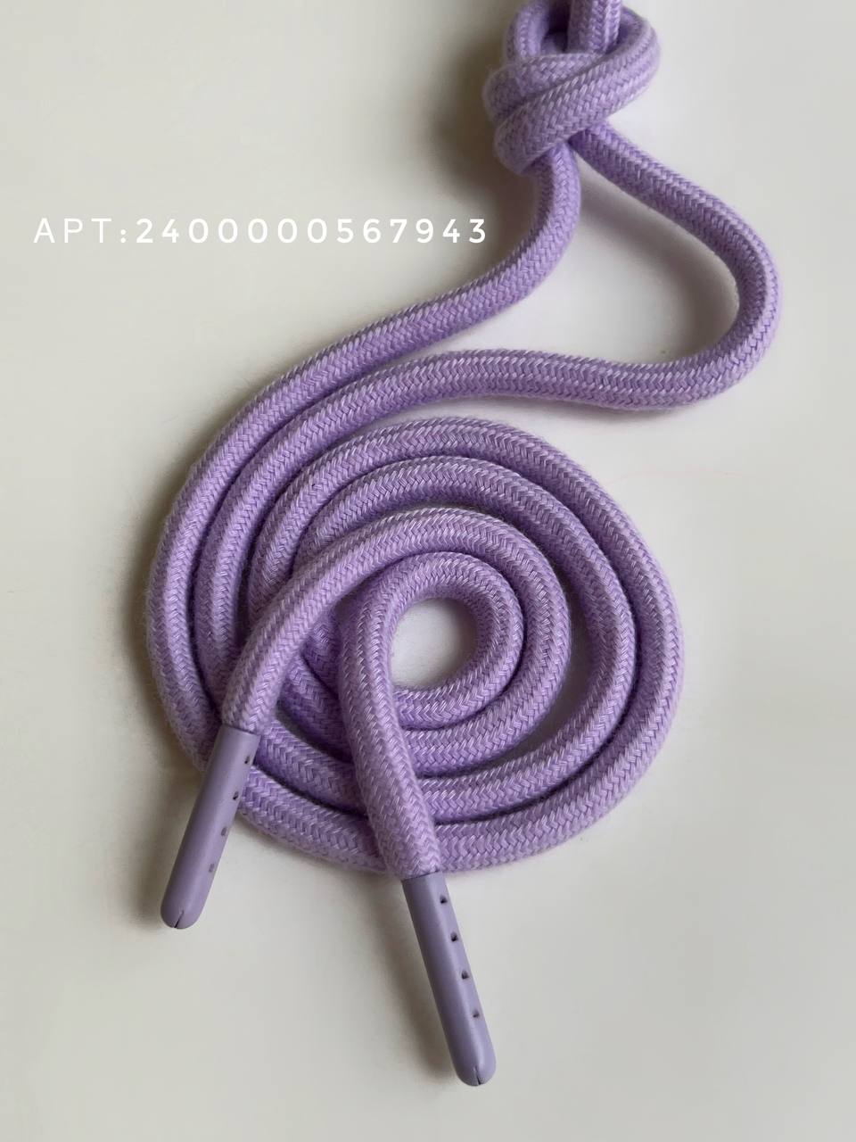 943