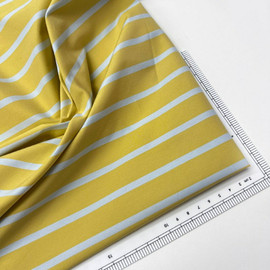 бледно голубые на жёлтом