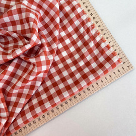 кирпично-белая