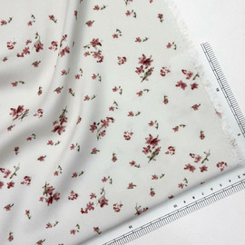 на кремовом