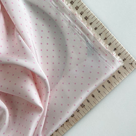 на светло розовом