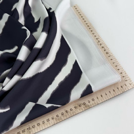 чёрно-кремовая