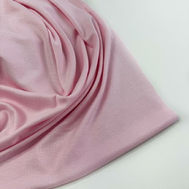 светло розовый