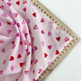 на светло розовом