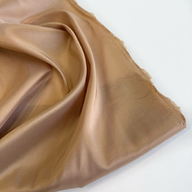 светло бежевый