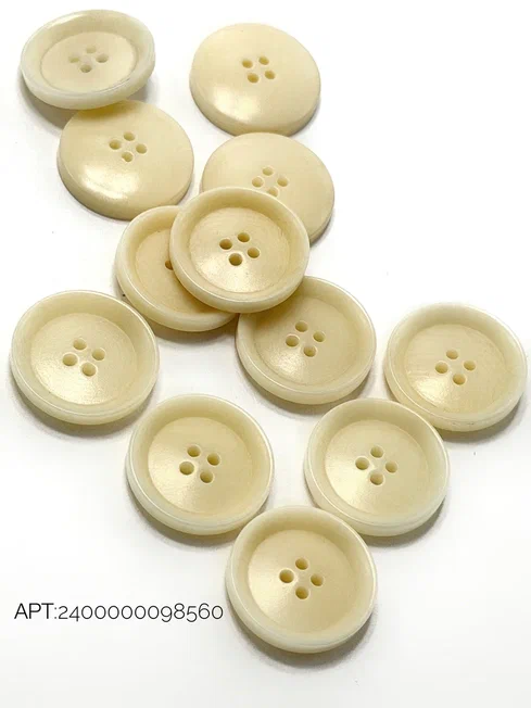 560