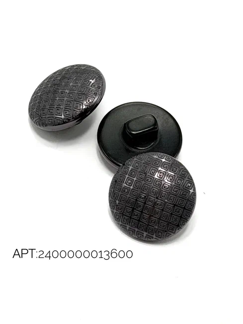 600