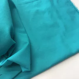 Яркая бирюза